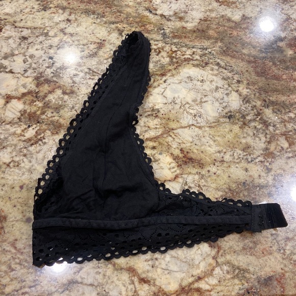 Black bralette in new condition - Picture 2 of 7